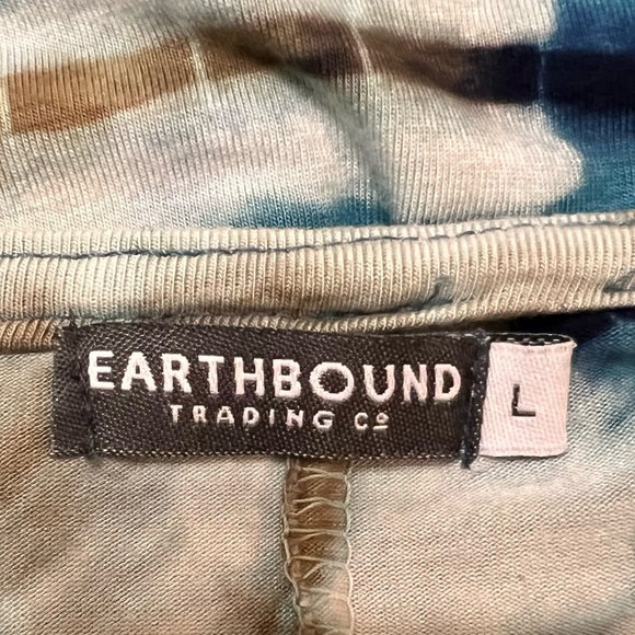 Earthbound Trading Company Blue Swirled Poncho Style Blouse. Size Large. - Picture 2 of 9